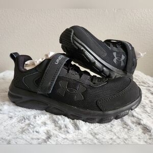 Under Armour BPS Assert 9 AC Kids Size 1Y Black Running Shoes - NIB